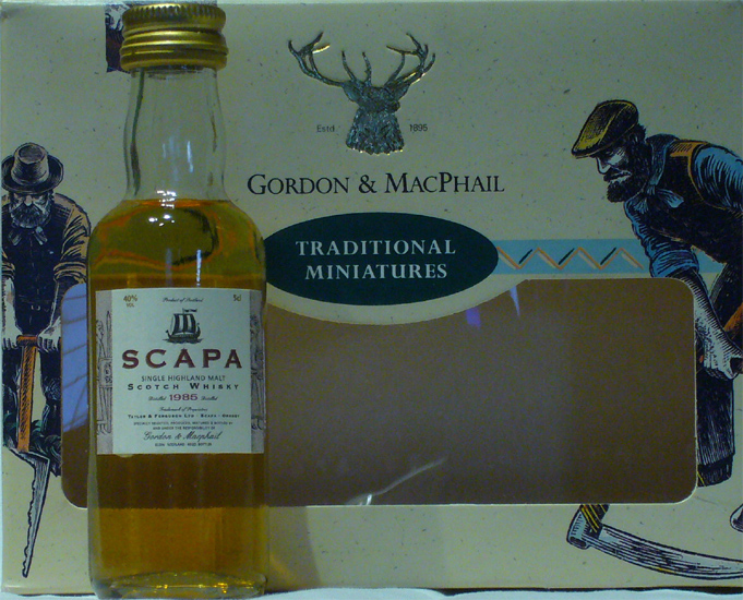 Scapa Single Highland Malt Scotch Whisky Distilled 1985 Gordon & Macphail