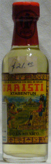 Licor de Xtabentun con miel de abejas