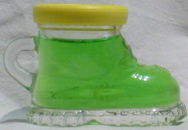 Kiwi Liqueur mit Farbstoff Nannerl