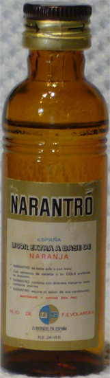 Narantró Licor Extra a base de naranja Volart